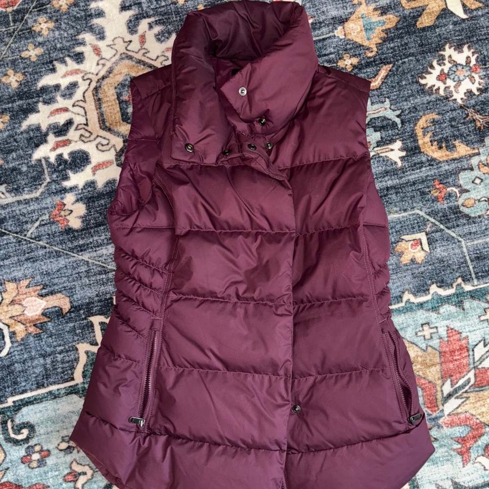 Athleta Puffer Vest